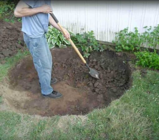 How To Make A Beautiful Backyard Pond From An Old Tractor Tire!